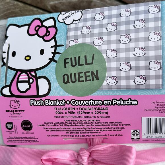 Hello Kitty Plush Blanket Queen Full 90x90 Grey Checkered Pink Bow New Sanrio - Picture 3 of 12